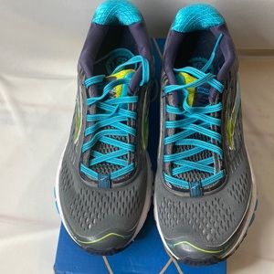 Women's Brooks Ghost 9 Blue Athletic Running Shoes Size 9 worn once